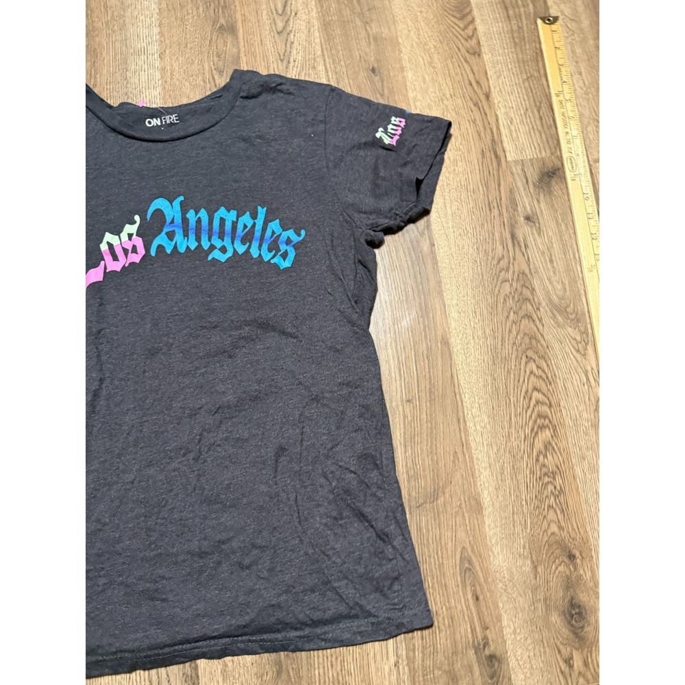 On Fire Shirt Women's Size Large, Gray, Los Angeles Graphic Print - Picture 4 of 9